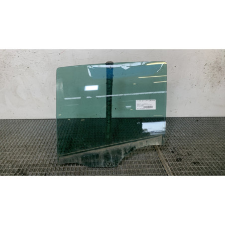 Vitre arriere gauche RENAULT CLIO 3 Photo n°1