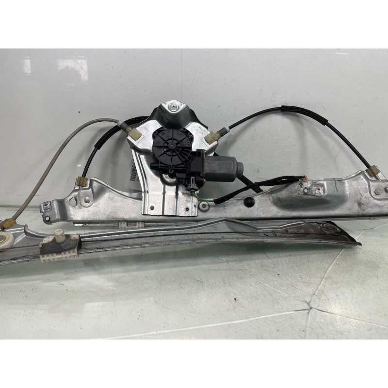 Leve vitre electrique avant droit RENAULT CLIO 3 Photo n°3