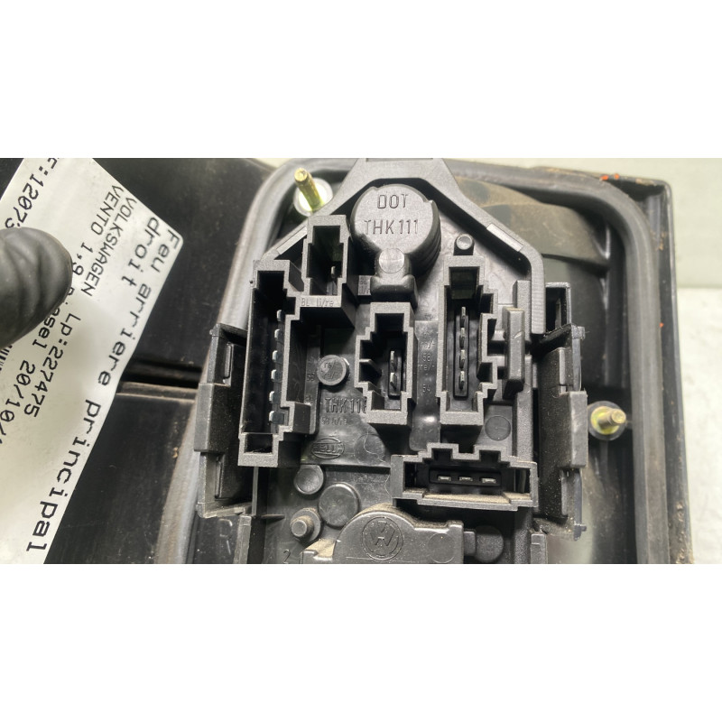 Feu arriere principal droit (feux) VOLKSWAGEN VENTO Photo n°3