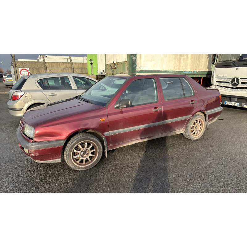 Feu arriere secondaire gauche (feux) VOLKSWAGEN VENTO Photo n°7
