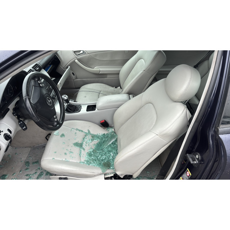 Capot MERCEDES CLASSE C 203 COUPE SPORT Photo n°18