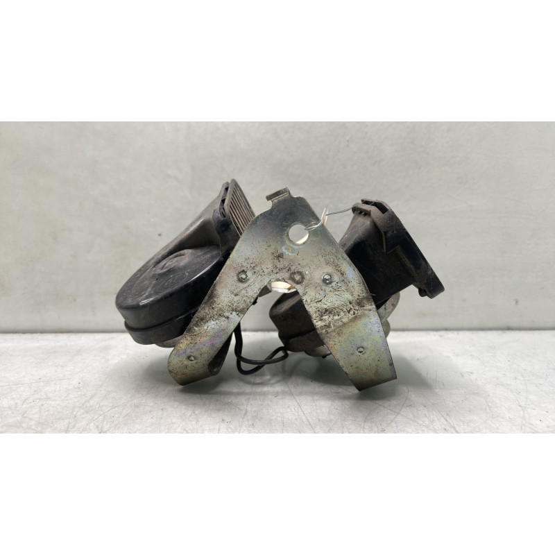 Avertisseur/Klaxon OPEL ASTRA J Photo n°3