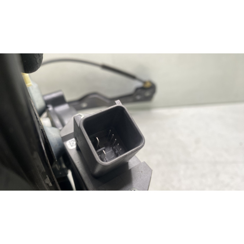 Leve vitre electrique avant gauche OPEL ASTRA J Photo n°8