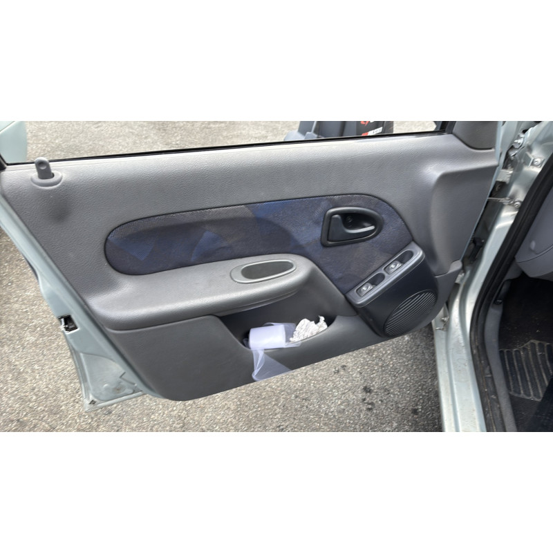 Poignee interieur arriere gauche RENAULT CLIO 2 Photo n°20