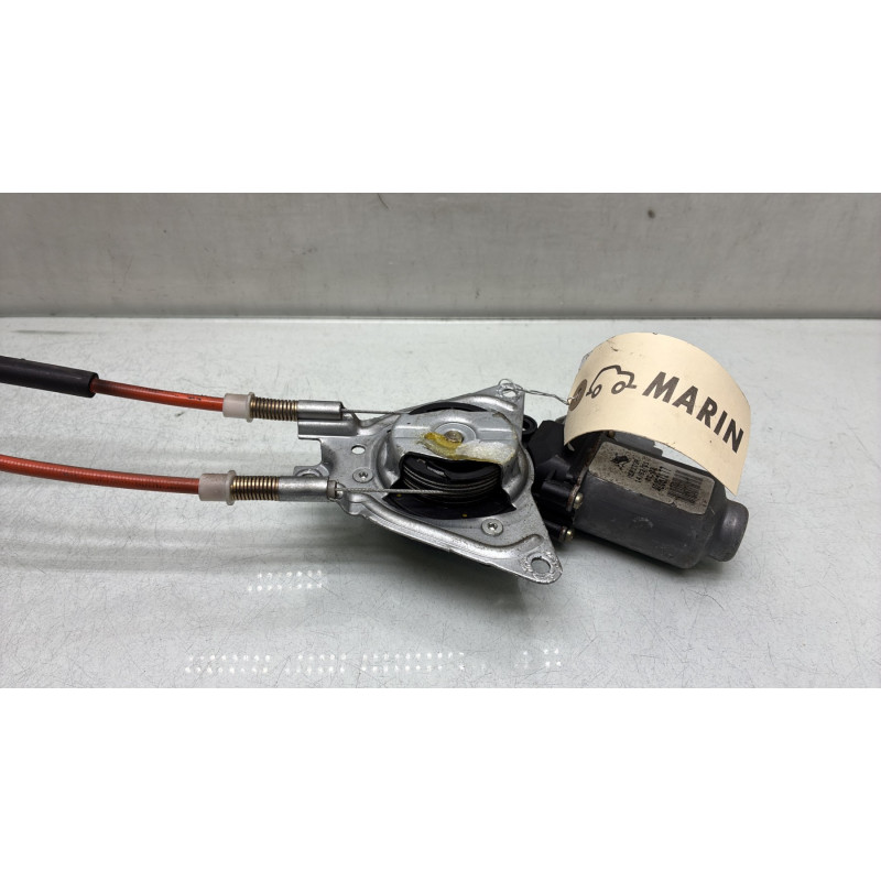 Leve vitre electrique avant gauche PEUGEOT 106 Photo n°3