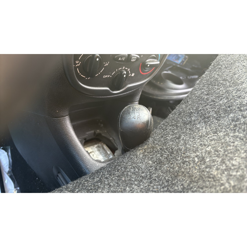 Moteur essuie glace arriere PEUGEOT 206 Photo n°13