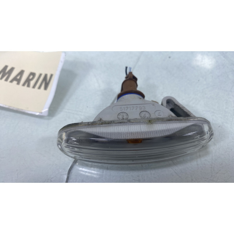 Repetiteur clignotant avant gauche (Feux) PEUGEOT BIPPER Photo n°4