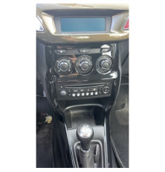 Custode avant gauche (porte) CITROEN C3 2