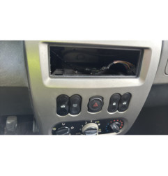 Poignee porte avant gauche DACIA SANDERO 1