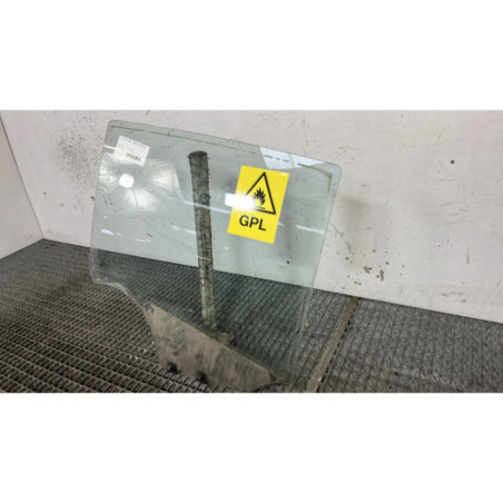 Vitre arriere droit DACIA SANDERO 1