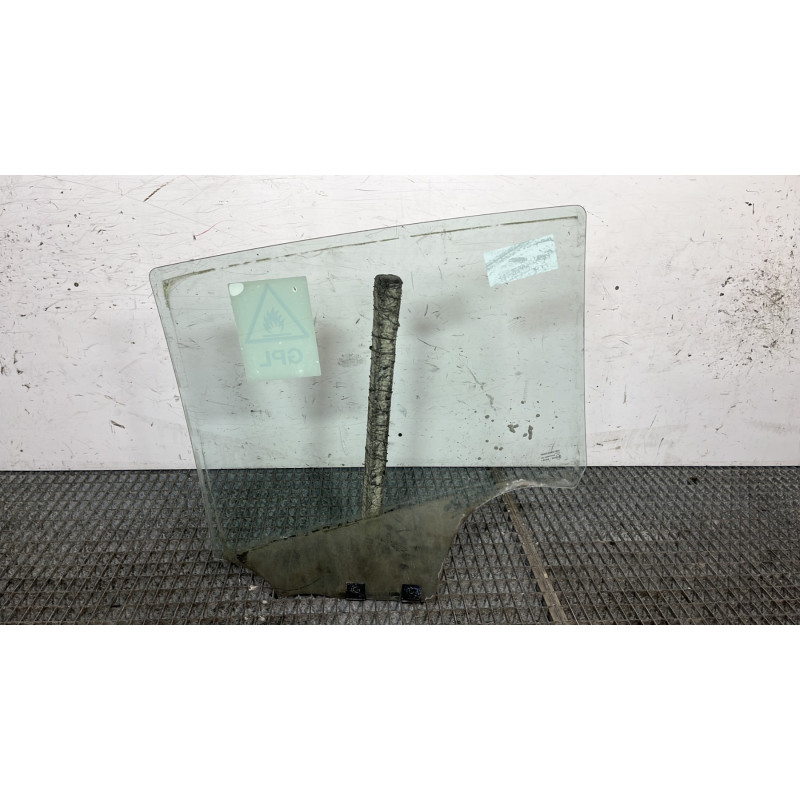 Vitre arriere droit DACIA SANDERO 1 Photo n°4