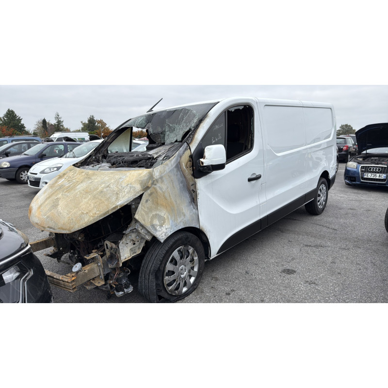 Enjoliveur de feu arriere droit NISSAN PRIMASTAR 2 Photo n°5