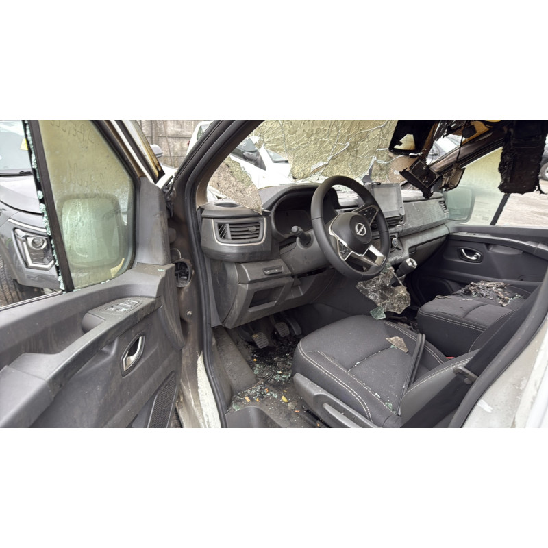 Enjoliveur de feu arriere droit NISSAN PRIMASTAR 2 Photo n°15