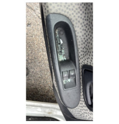 Poignee interieur arriere gauche RENAULT CLIO 2