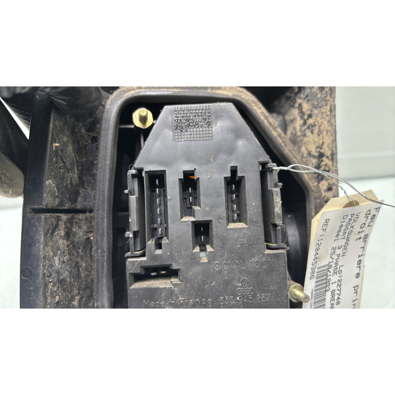 Feu arriere principal droit (feux) VOLKSWAGEN PASSAT 3 Photo n°3