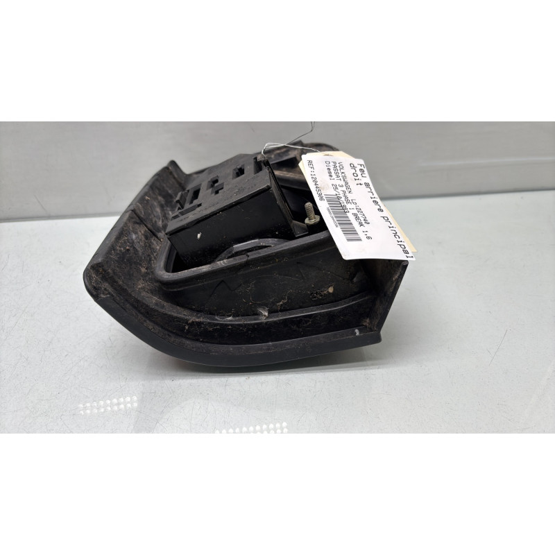 Feu arriere principal droit (feux) VOLKSWAGEN PASSAT 3 Photo n°4