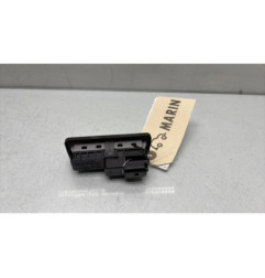 Bouton de coffre PEUGEOT 3008 1