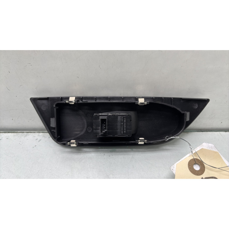 Interrupteur de leve vitre arriere droit BMW X1 E84 Photo n°2