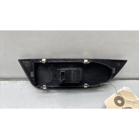 Interrupteur de leve vitre arriere droit BMW X1 E84