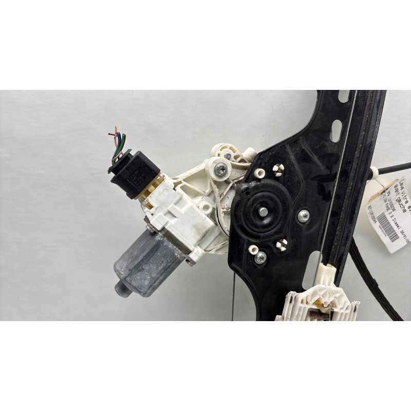 Leve vitre electrique avant gauche BMW X1 E84 Photo n°4