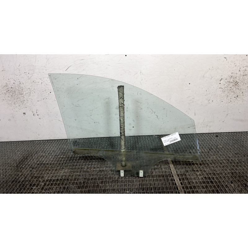 Vitre avant gauche HYUNDAI I 10 1 Photo n°4