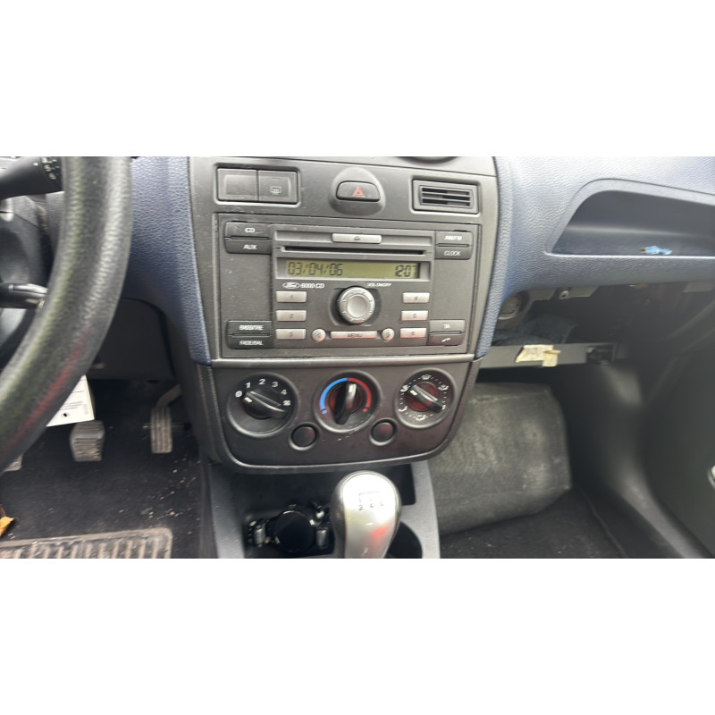 Vitre avant droit FORD FIESTA 5 Photo n°19