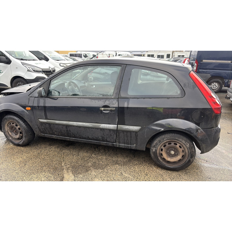 Vitre avant gauche FORD FIESTA 5 Photo n°10