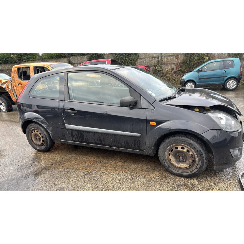 Vitre avant gauche FORD FIESTA 5 Photo n°11