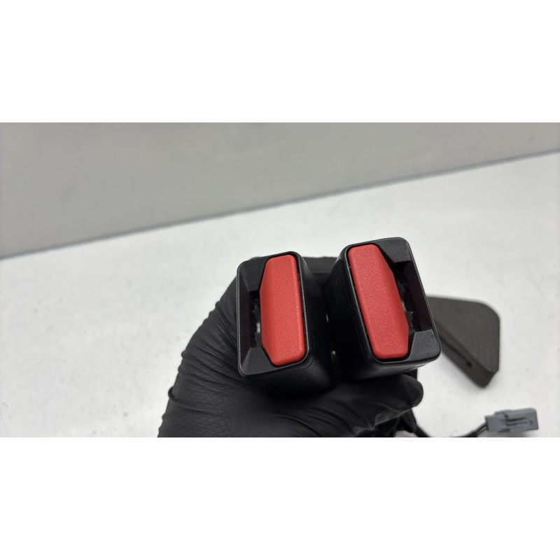 Attache ceinture arriere gauche RENAULT MEGANE 4 Photo n°4