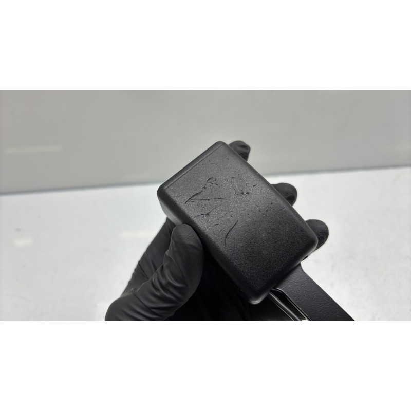 Attache ceinture avant droit RENAULT MEGANE 4 Photo n°4