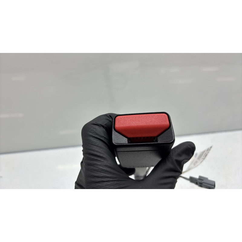 Attache ceinture avant droit RENAULT MEGANE 4 Photo n°5