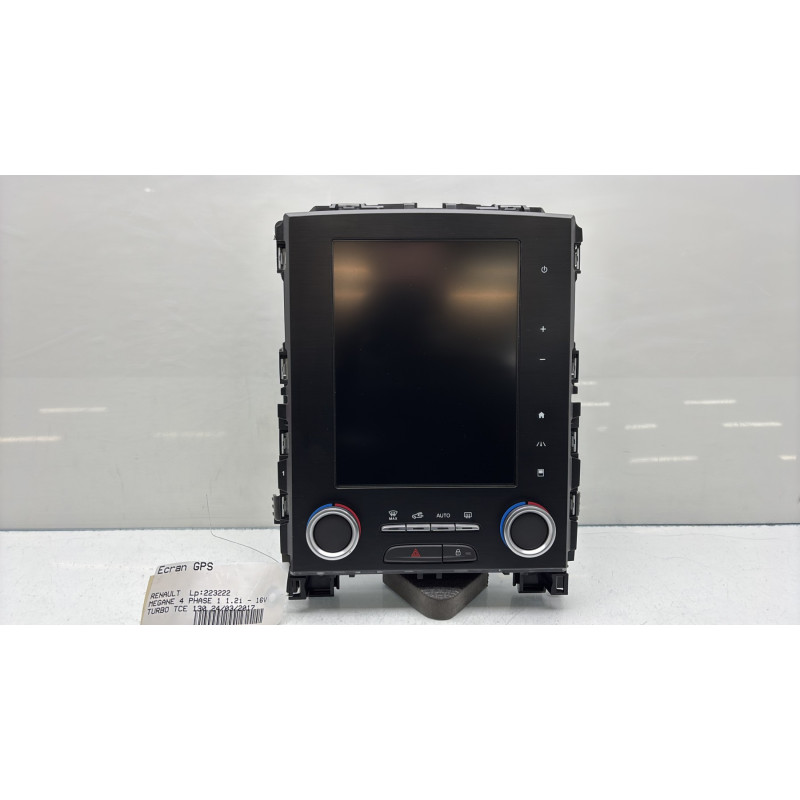 Ecran GPS RENAULT MEGANE 4 Photo n°1