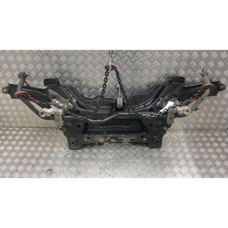 Berceau avant RENAULT MEGANE 4 Photo n°1