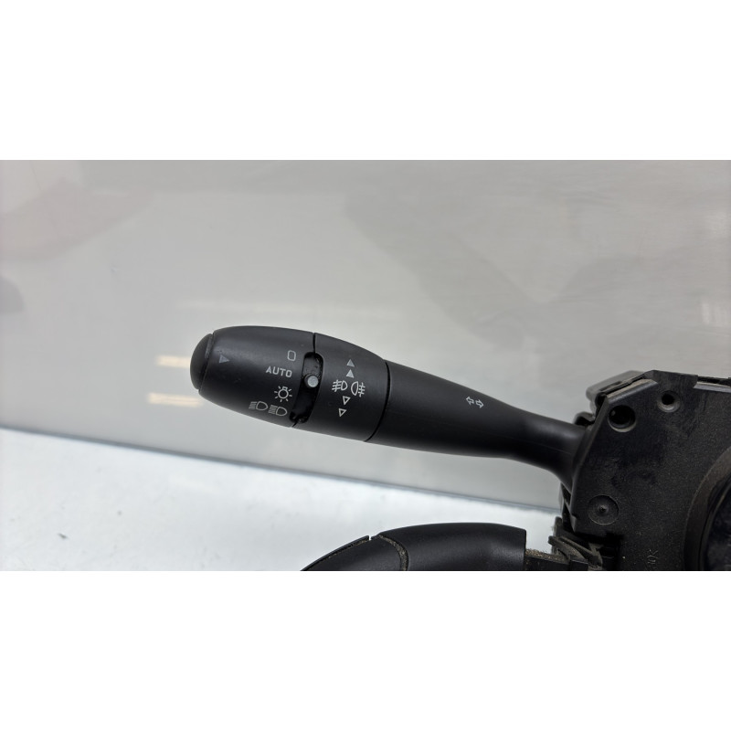 Com (Bloc Contacteur Tournant+Commodo Essuie Glace+Commodo Phare) PEUGEOT 308 1 Photo n°4