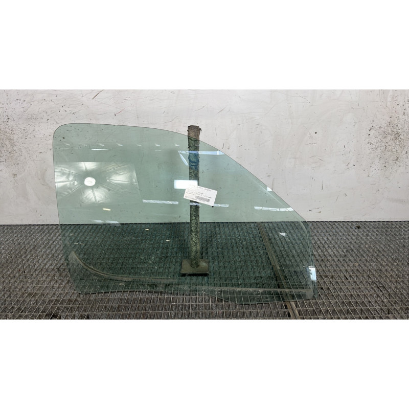 Vitre avant droit PEUGEOT PARTNER 1 Photo n°1
