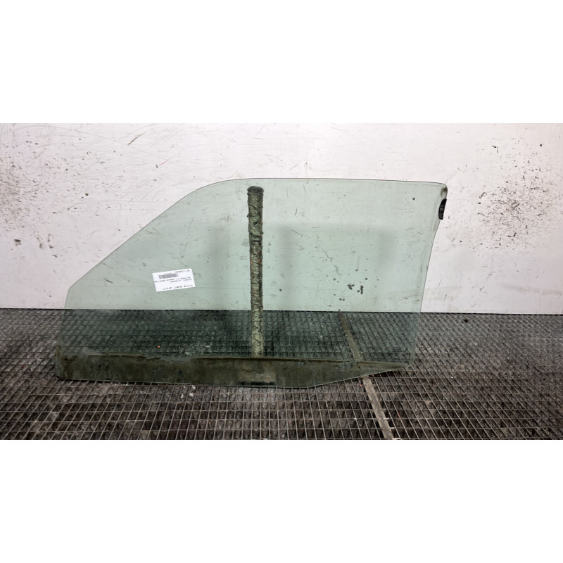 Vitre avant droit PEUGEOT 106 Photo n°4