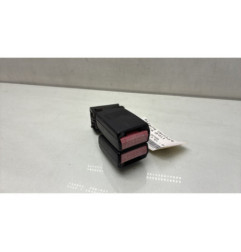 Attache ceinture arriere droit PEUGEOT 307 Photo n°1