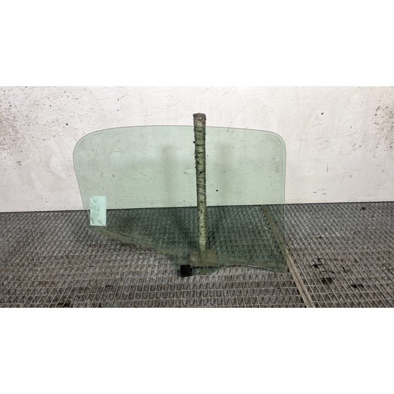 Vitre arriere gauche PEUGEOT 206+ Photo n°4