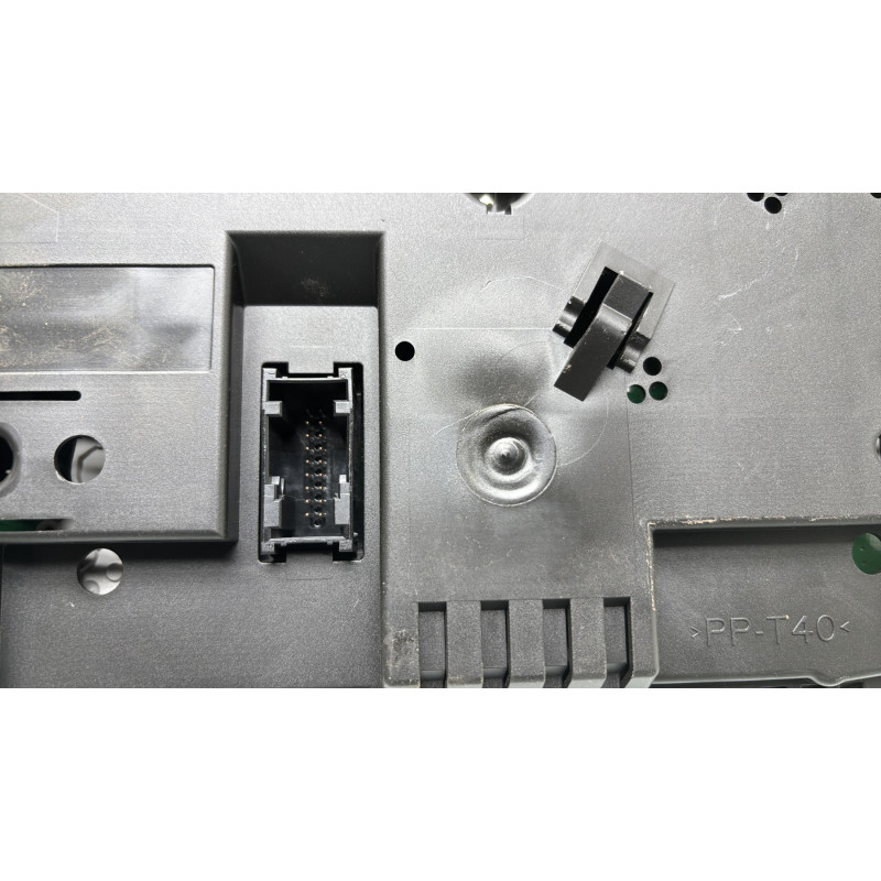 Compteur BMW SERIE 1 E81 Photo n°4