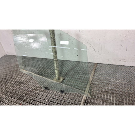 Vitre avant droit PEUGEOT 208 1
