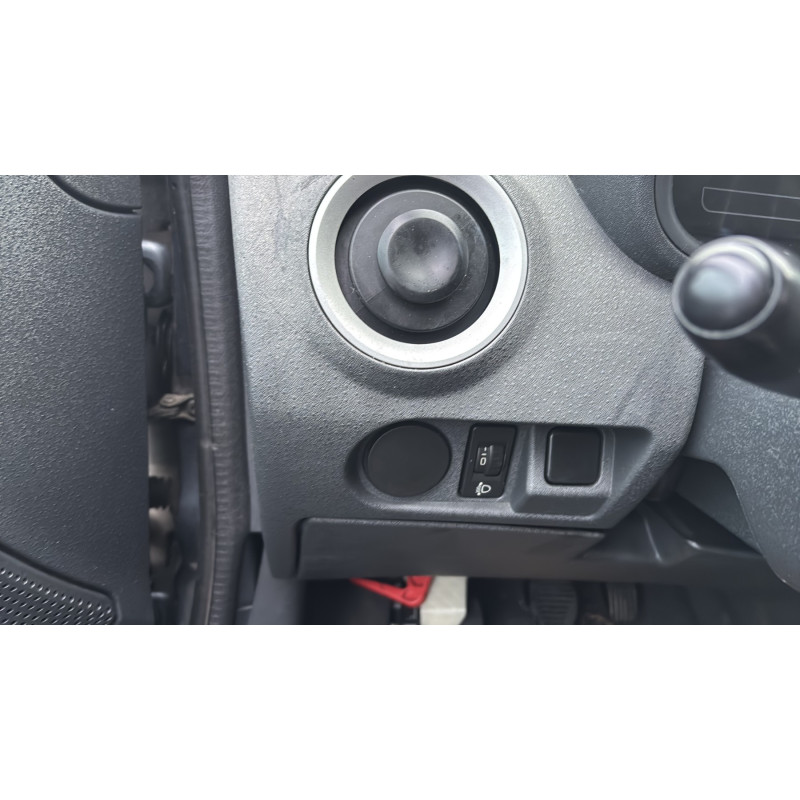 Vitre avant droit CITROEN C2 Photo n°19