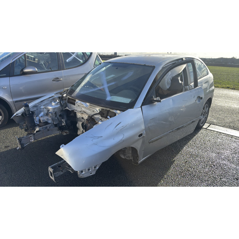 Bouton de coffre SEAT IBIZA 3 Photo n°4
