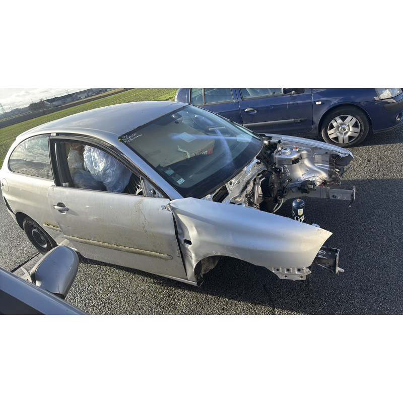 Bouton de coffre SEAT IBIZA 3 Photo n°7