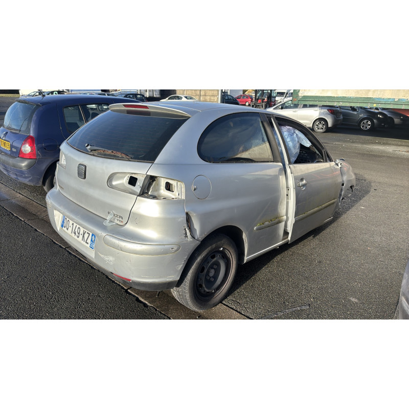 Bouton de coffre SEAT IBIZA 3 Photo n°8