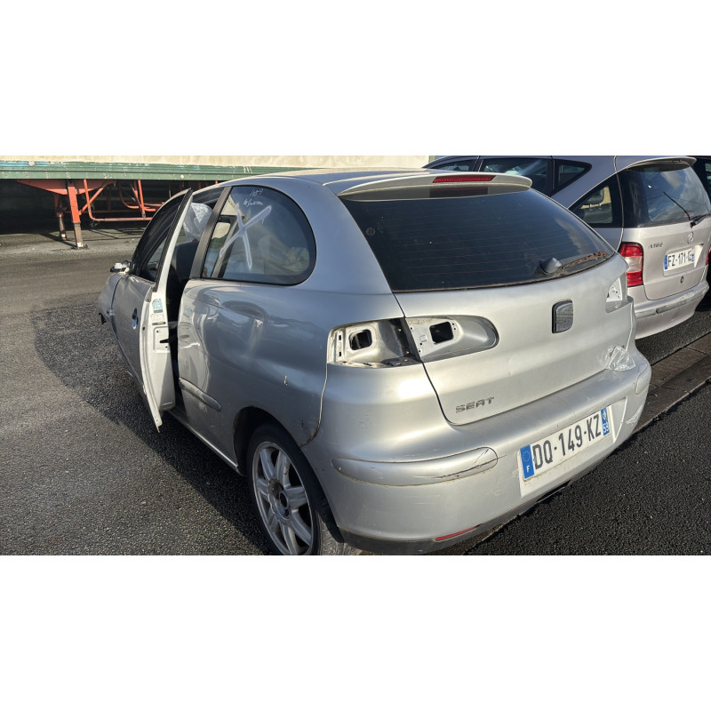 Bouton de coffre SEAT IBIZA 3 Photo n°10