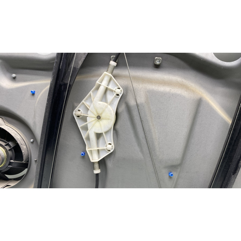 Leve vitre electrique avant gauche MERCEDES CLASSE A 169 Photo n°4