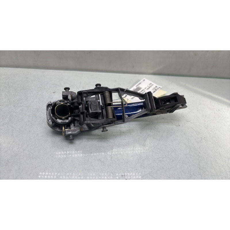 Poignee porte arriere droit VOLKSWAGEN GOLF 5 Photo n°3