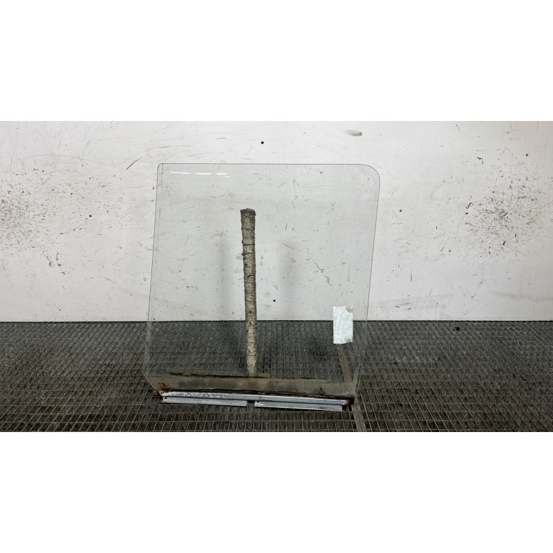 Vitre avant droit RENAULT TRAFIC 1 Photo n°4
