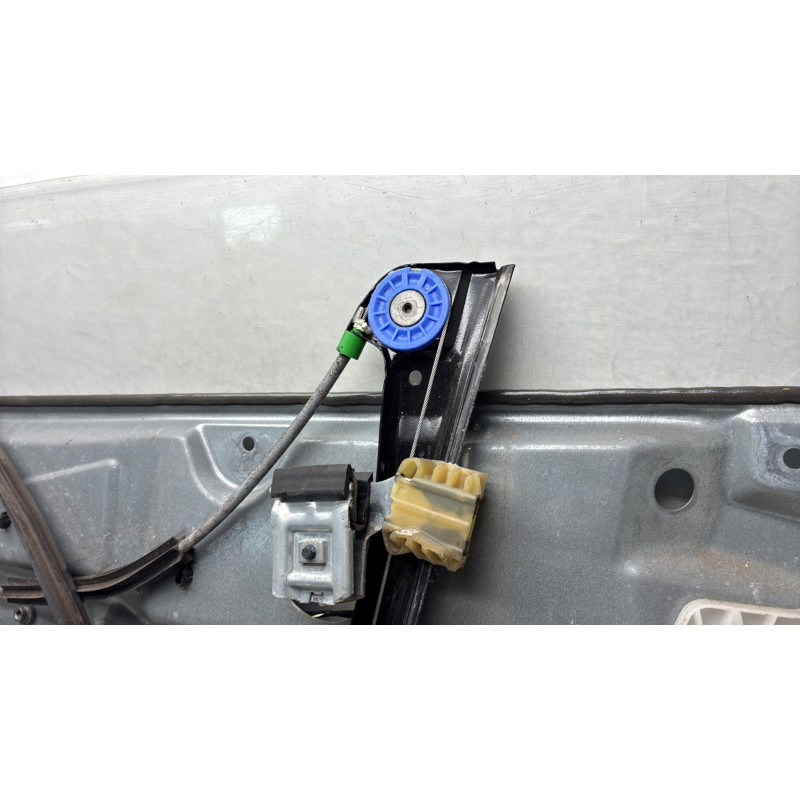 Leve vitre electrique avant gauche VOLKSWAGEN POLO 4 Photo n°2