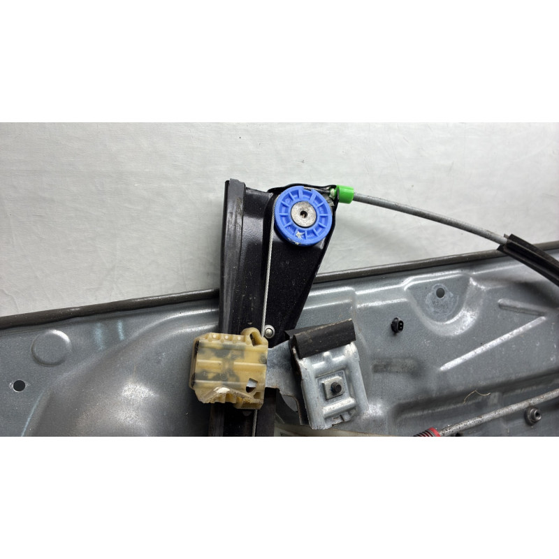 Leve vitre electrique avant gauche VOLKSWAGEN POLO 4 Photo n°3